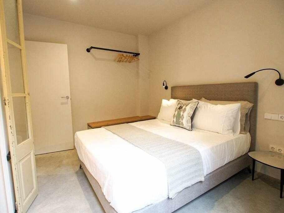 Velo Vern 3 Luxury Penthouse W Views Of City Wall Gerona Exterior foto
