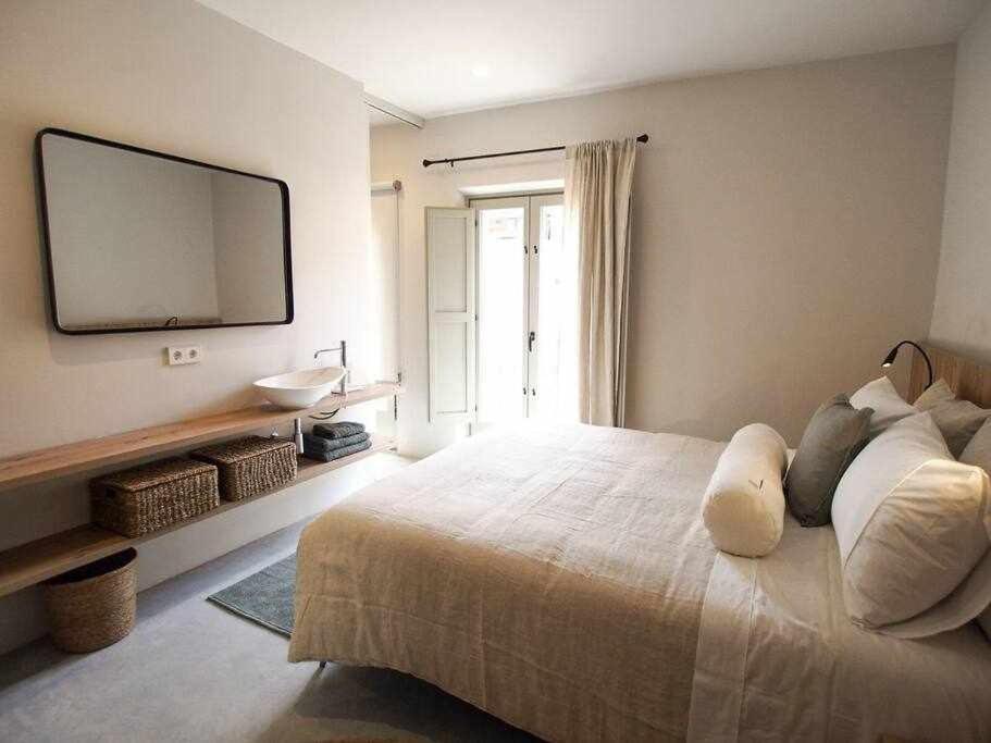 Velo Vern 3 Luxury Penthouse W Views Of City Wall Gerona Exterior foto